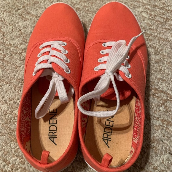 Ardene women shoes size 6 - Picture 1 of 2